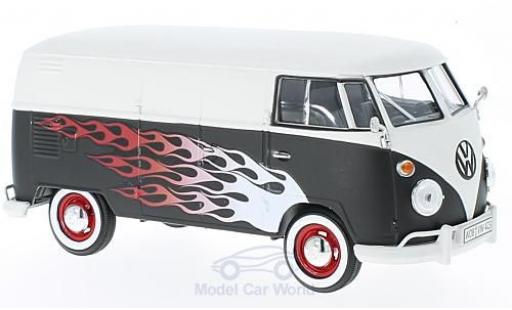 Modelauto Volkswagen T1 A mat-wit/mat-zwart Custom Garage 1/24 Motormax