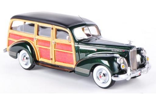 Modelauto Packard 110 Deluxe Wagon metallic groen/Holzoptik 1941 1/43 Neo