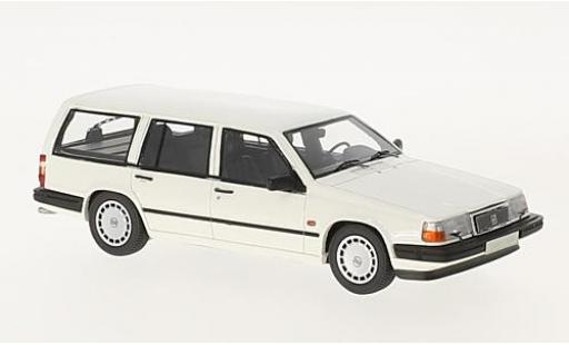 Modelauto Volvo 940 GL Estate wit 1990 1/43 Neo