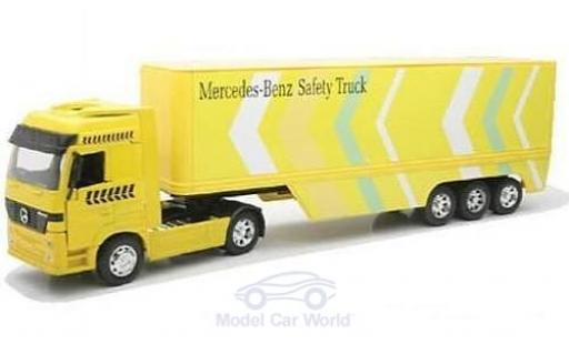 Modelauto Mercedes Actros Base 1857 geel met bestelwagenauflieger 1/32 New Ray