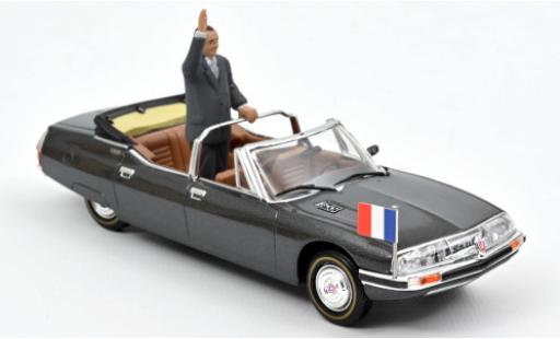 Modelauto Citroen SM Presidentielle metallic grijs 1995 avec Figur: Jacques Chirac 1/43 Norev