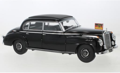 Modelauto Mercedes 300 Base zwart 1955 1/18 Norev