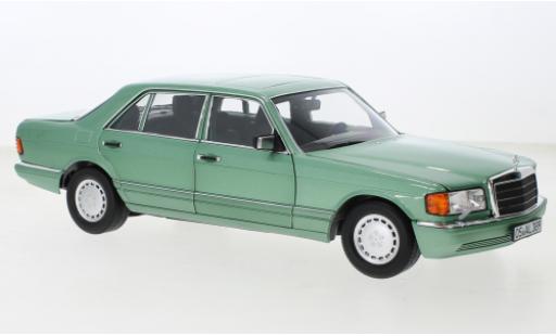 Modelauto Mercedes 560 Base SEL (V126) metallic la chaux 1991 1/18 Norev