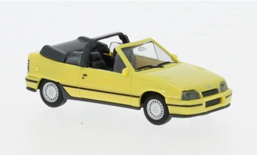 Modelauto Opel Kadett E GSi Cabriolet E geel 1/87 Herpa