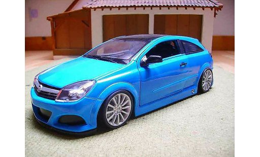 Opel Astra GTC 1/18 Welly opc modelauto