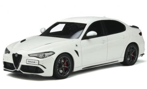 Modelauto Alfa Romeo Giulia quadrifoglio wit 2019 1/18 Ottomobile