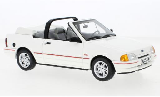 Modelauto Ford Escort XR3i Cabriolet MK IV wit 1986 1/18 Ottomobile