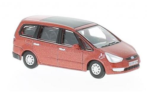 Modelauto Ford Galaxy Berline metallic rood 1/76 Oxford