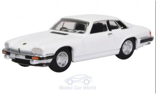 Modelauto Jaguar XJS Base wit The Saint 1/76 Oxford