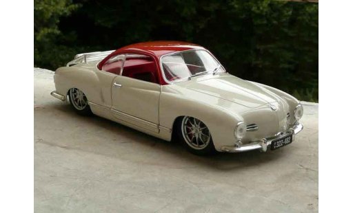 Volkswagen Karmann Base 1/18 Solido low light modelauto