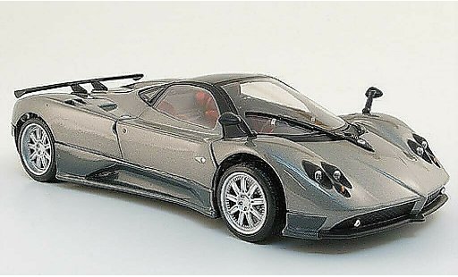 Pagani Zonda F 1/24 Motormax grijs/zwart/carbon modelauto