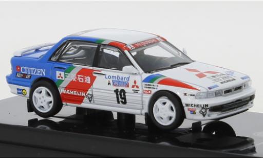 Modelauto Mitsubishi Galant VR4 No.19 RalliArt RAC Rally 1995 T.Salonen/V.Silander 1/64 Para64