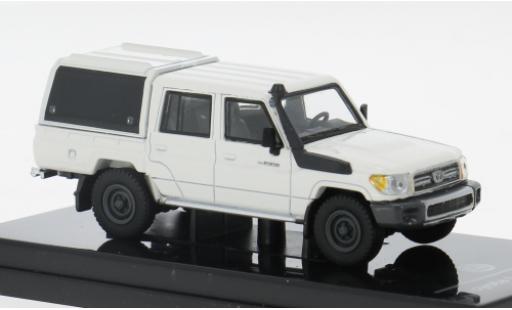 Modelauto Toyota Land Cruiser 70 79 wit/zwart 2014 1/64 Para64