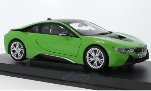 Modelauto Bmw i8 Coupe groen 1/18 Paragon