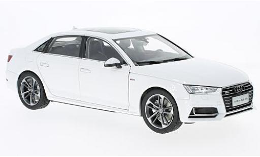 Modelauto Audi A4 berline L wit 2017 sans Vitrine 1/18 Paudi