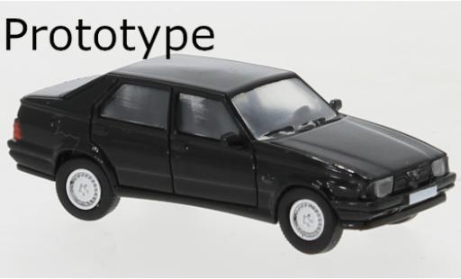 Modelauto Alfa Romeo 75 berline zwart 1988 1/87 PCX87