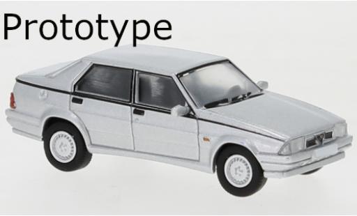 Modelauto Alfa Romeo 75 berline grijs 1988 1/87 PCX87