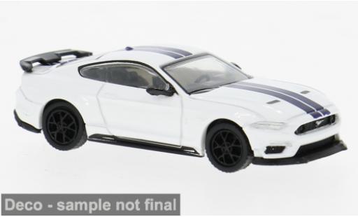 Modelauto Ford Mustang Mach 1 VI I wit/blauw 2020 :87 1/87 PCX87