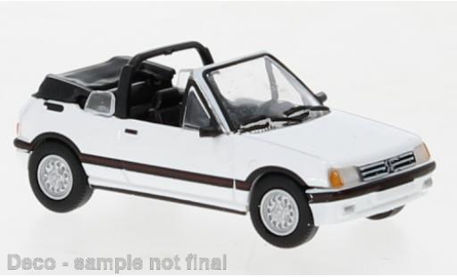 Modelauto Peugeot 205 CTI cabriolet wit 1986 1/87 PCX87