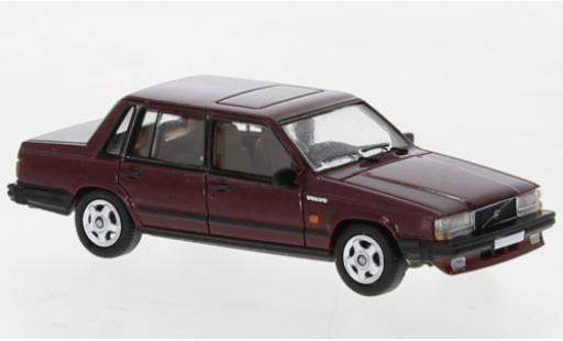 Modelauto Volvo 740 Base metallic rood fonc&Atilde;&copy; 1984 1/87 PCX87
