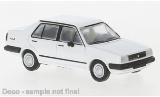 Modelauto Volkswagen Jetta I II wit 1984 1/87 PCX87