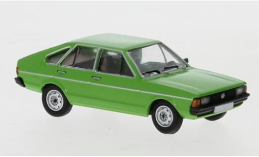 Modelauto Volkswagen Passat B1 groen 1977 1/87 PCX87