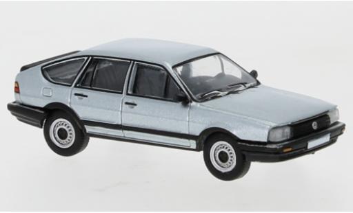 Modelauto Volkswagen Passat B2 grijs 1985 1/87 PCX87