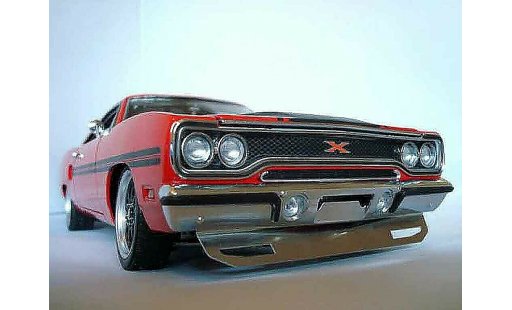 Plymouth GTX Base 1/18 GMP 426 hemi gtx in rallye red modelauto