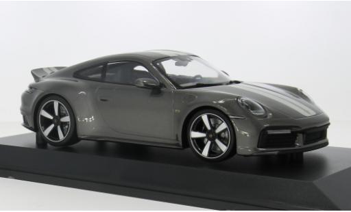 Modelauto Porsche 911 Sport Classic grijs 2022 1/18 Minichamps