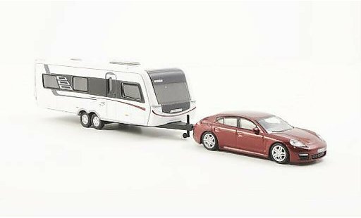 Porsche Panamera Base 1/87 Schuco rood met Hymer Nova S690 Wohnanhanger modelauto