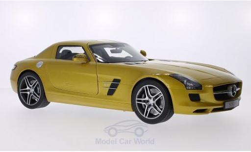 Modelauto Mercedes C Coupe AMG gold 1/12 Premium ClassiXXs