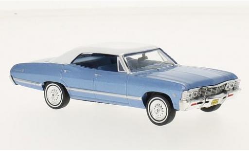 Modelauto Chevrolet Impala Sedan Sport metallic blauw/wit 1967 1/43 Premium X