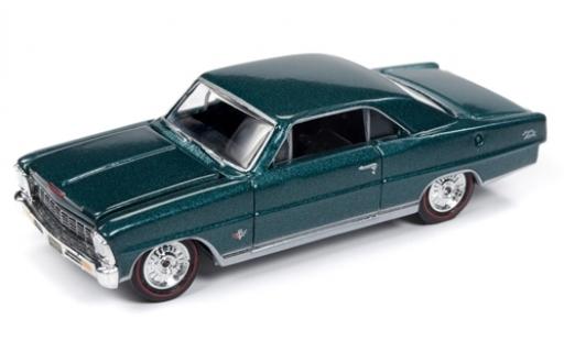 Modelauto Chevrolet Nova SS metallic groen 1966 1/64 Racing Champions