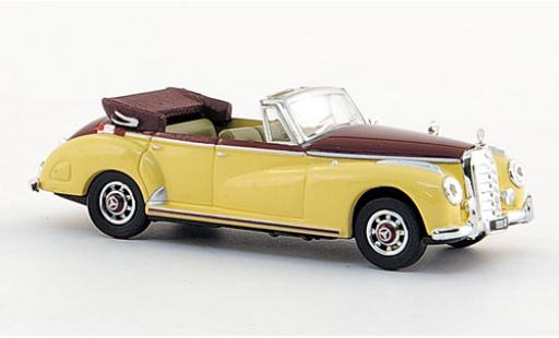 Modelauto Mercedes 300 Cabriolet C beige/rood 1955 1/87 Ricko