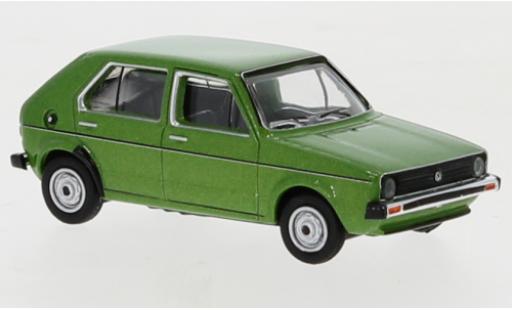 Modelauto Volkswagen Golf Base I groen 1/87 Schuco
