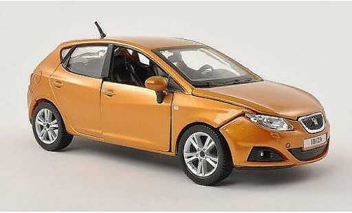 Seat Ibiza Base 1/24 Burago (6J) bruin 5-Turer modelauto