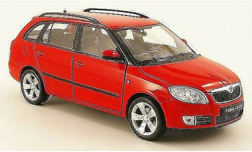 Skoda Fabia Combi 1/24 Welly rood modelauto