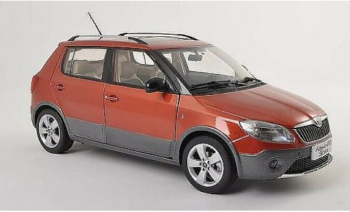 Skoda Fabia Scout 1/18 Paudi rood 2012 modelauto