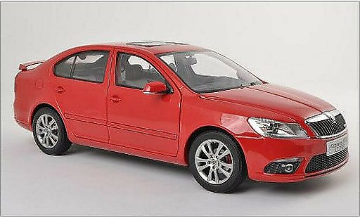 Skoda Octavia Base 1/18 Paudi V Sport rood modelauto