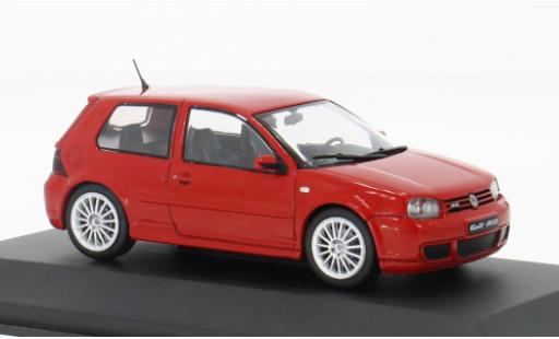 Modelauto Volkswagen Golf R32 IV rood 2003 1/43 Solido
