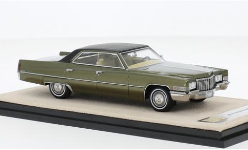 Modelauto Cadillac Sedan Sedan DeVille metallic groen/zwart 1970 1/43 Stamp Models