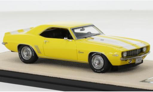Modelauto Chevrolet Camaro Z28 geel/wit 1969 1/43 Stamp Models