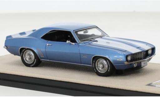 Modelauto Chevrolet Camaro Z28 metallic blauw/wit 1969 1/43 Stamp Models