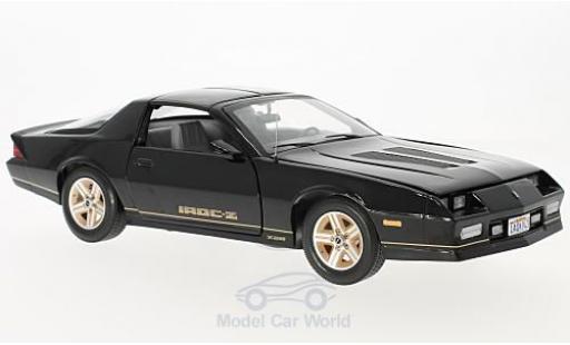 Modelauto Chevrolet Camaro IROC -Z zwart 1985 1/18 Sun Star