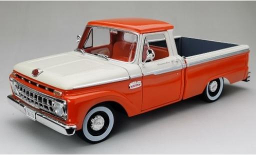 Modelauto Ford F-100 Custom 00 Cab Pickup oranje/wit 1965 1/18 Sun Star