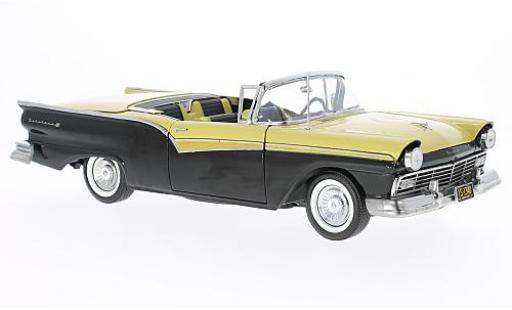 Modelauto Ford Fairlane 500 Skyliner zwart/geel 1957 1/18 Sun Star