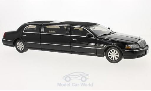Modelauto Lincoln Town Car Limousine Sedan zwart 2003 1/18 Sun Star