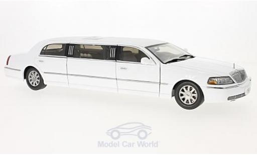 Modelauto Lincoln Town Car Limousine Sedan wit 2003 1/18 Sun Star