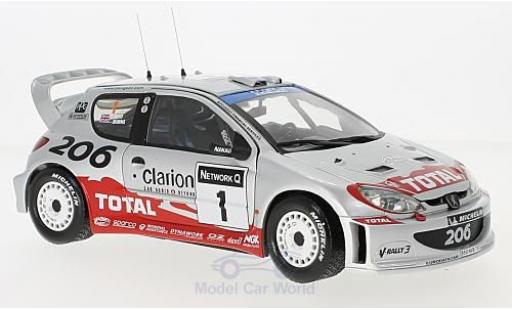 Modelauto Peugeot 206 WRC No.1 Rally Gro&Atilde;�britannien 2002 R.Burns/R.Reid 1/18 Sun Star
