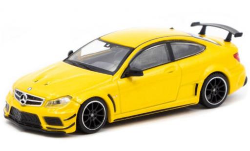 Modelauto Mercedes C AMG 63 Coupe zwart Series (C205) metallic geel 1/64 Tarmac Works